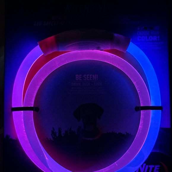 Nite Ize NiteHowl Rechargeable LED Safety Necklace Night - Picture 6 of 10